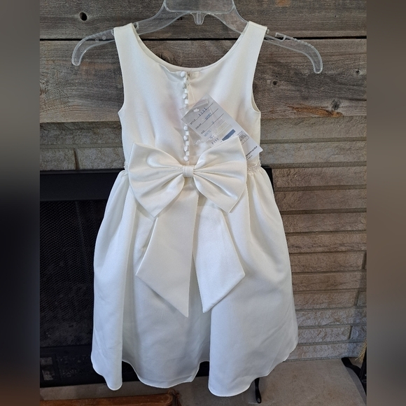 Sweetie Pie Other - New Sweetie Pie Girls Size 2 Ivory Satin Flower Girl Dress Buttons Beaded Belt